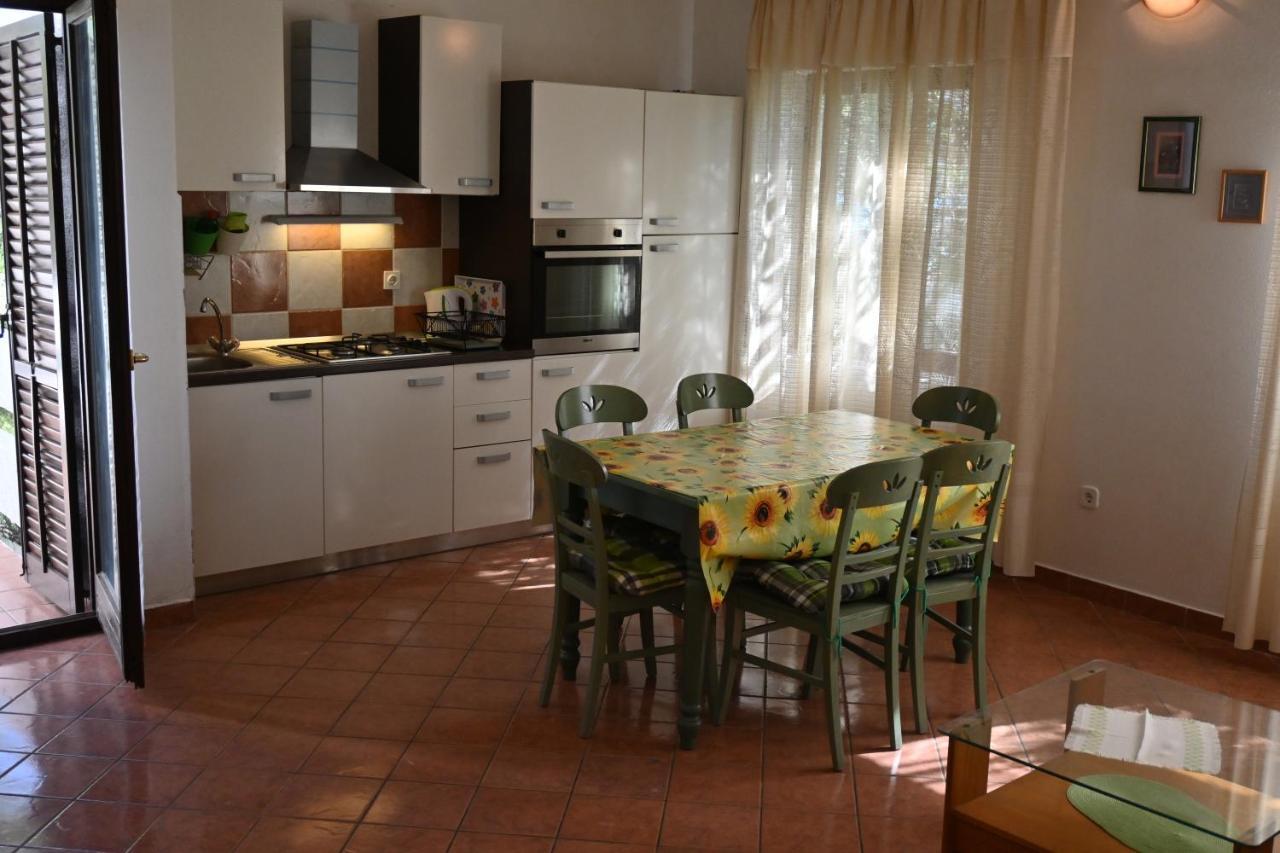 Apartments Tea Pag Pag Town Bagian luar foto
