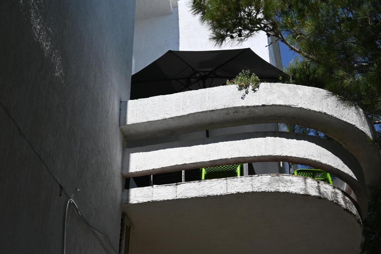 Apartments Tea Pag Pag Town Bagian luar foto