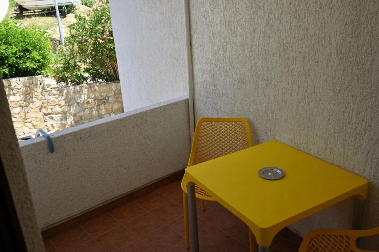 Apartments Tea Pag Pag Town Bagian luar foto