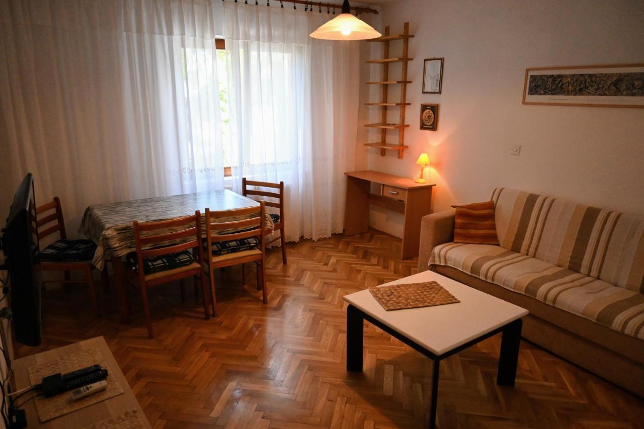 Apartments Tea Pag Pag Town Bagian luar foto